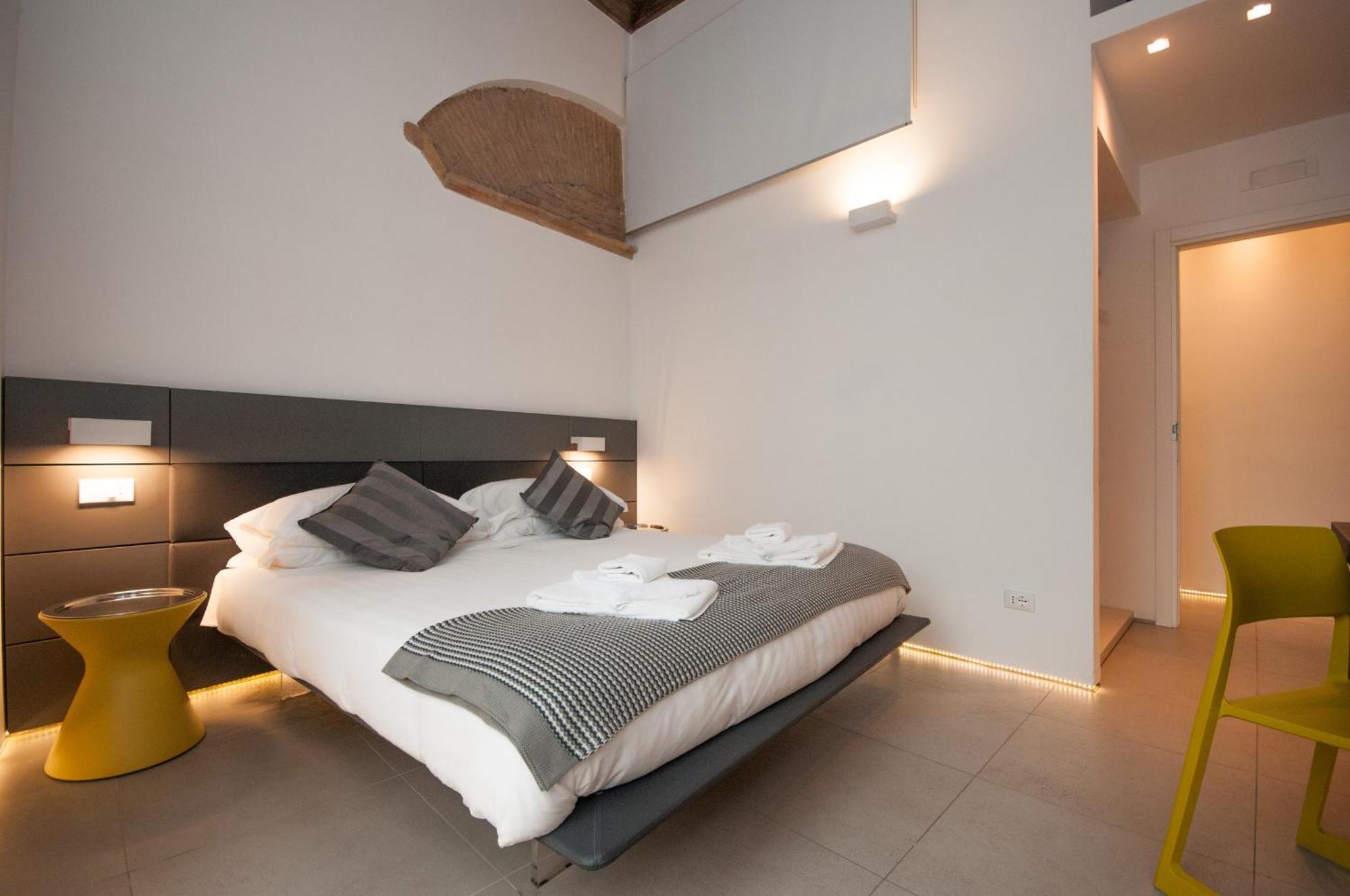 First Floor Affittacamere