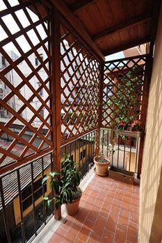 First Floor Affittacamere